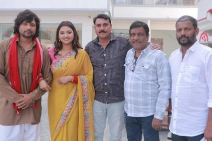सुर म्यूजिक वर्ल्ड और निर्देशक विजय यादव की भोजपुरी फिल्म ‘जोरू का गुलाम’ की शूटिंग शुरू भदोही में